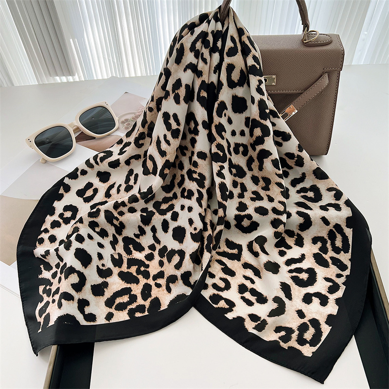 Syal sutra motif macan tutul m - Head Wrap Turban ulasan dan harga
