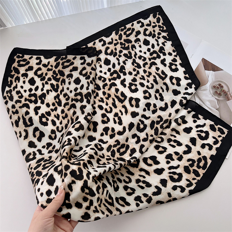Syal sutra motif macan tutul m - Head Wrap Turban ulasan dan harga